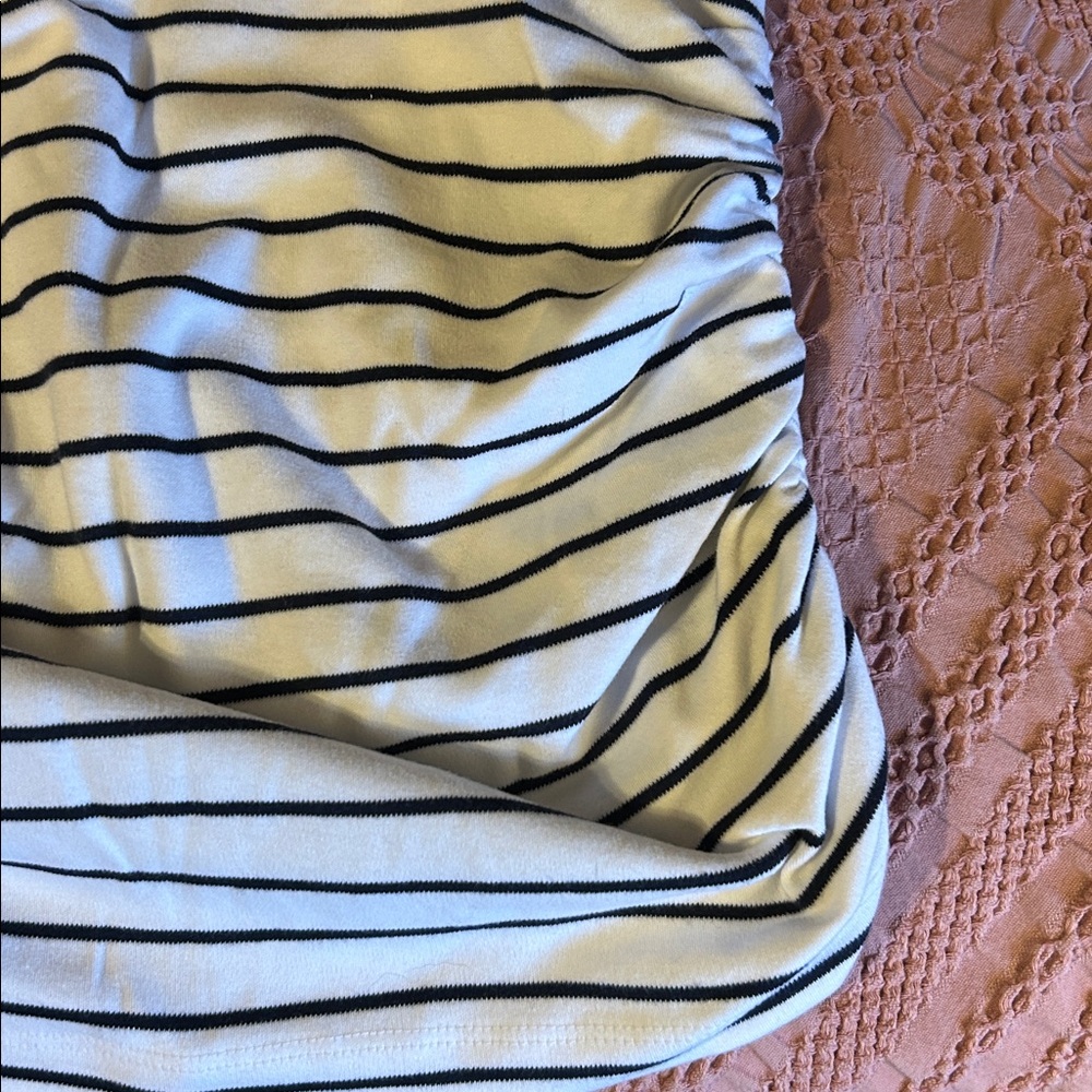 Striped One Shoulder Sleeveless Top - Picture 3 of 6